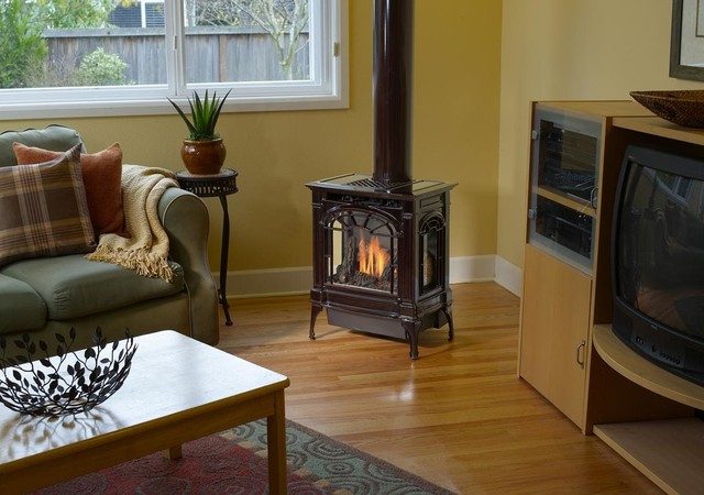 Lopi Northfield GreenSmart Gas Stove Traditional Freestanding 