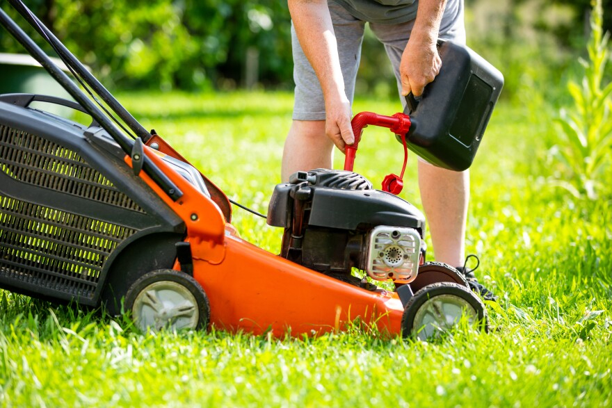 Northeast Ohio Gas Lawnmower Rebate Programs Provide Incentives For