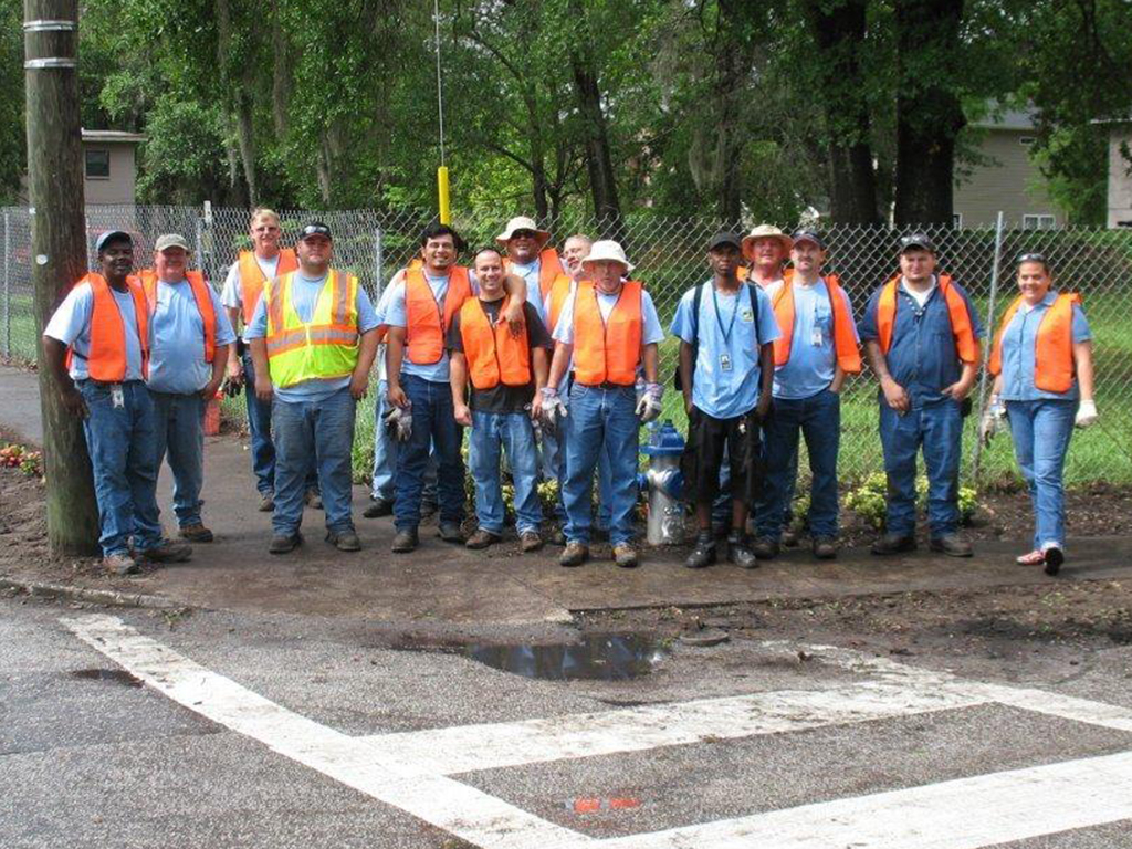 Peoples Gas Team s Community Focus Blooms In Orlando